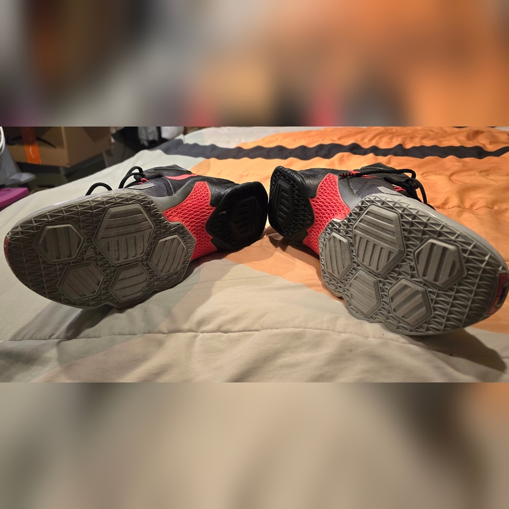 Nike Gray and Black Athletic Shoes - Picture 4 of 5